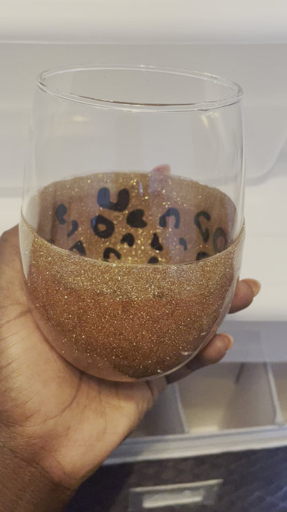 Leopard Print Peek a Boo Gold Glitter Wine Glass