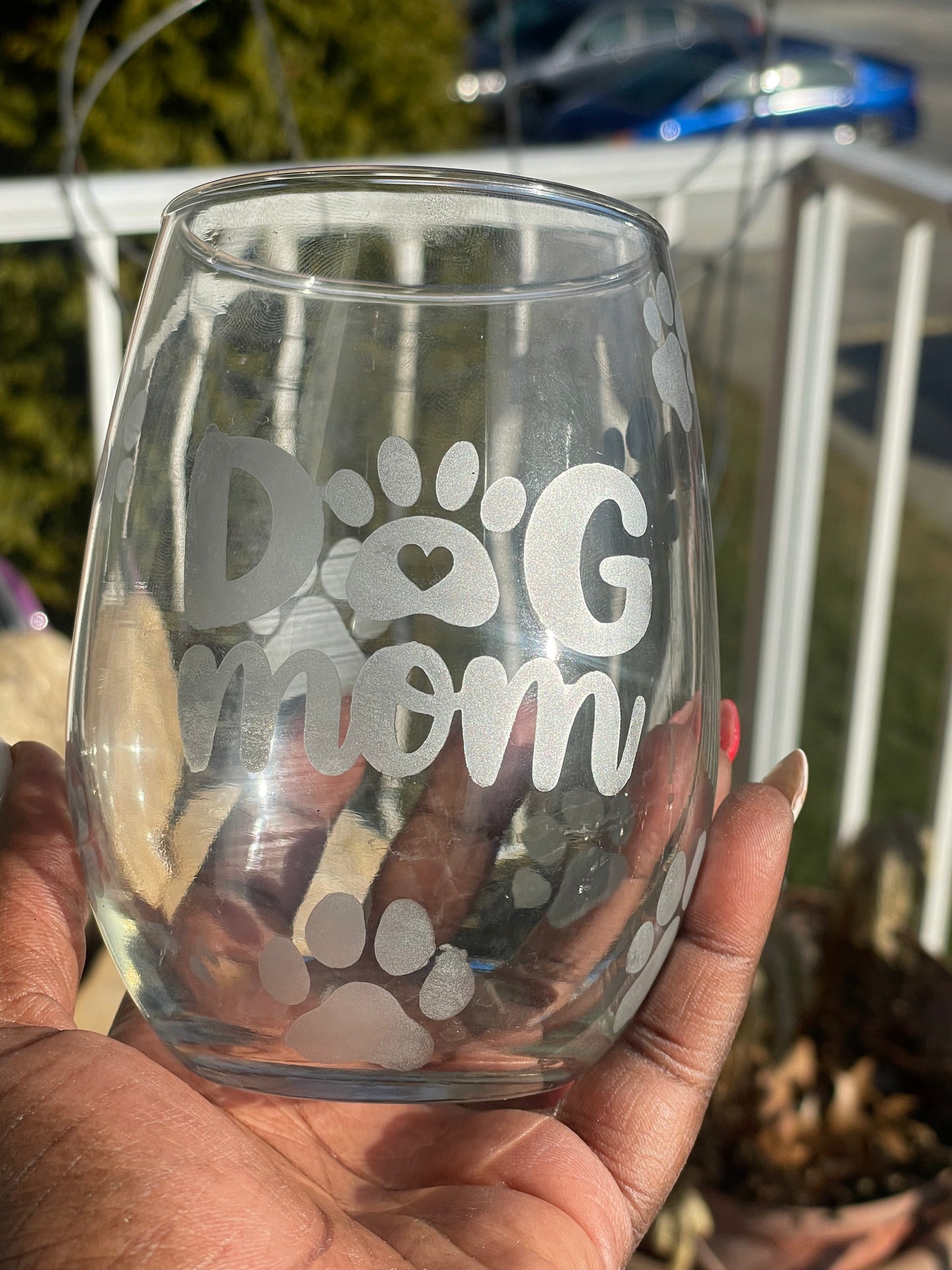 Etched Dog Mom Wine Glass