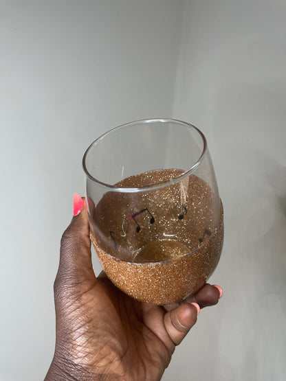 Music Peek a Boo Gold Glitter Wine Glass